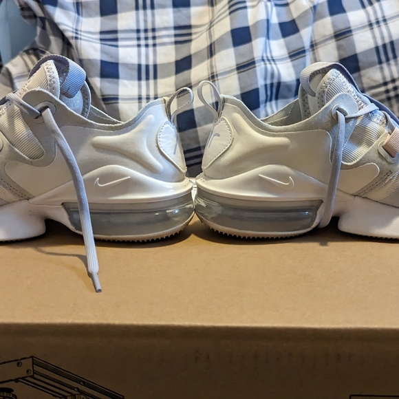 Nike Air Max Infinity - Picture 4 of 5